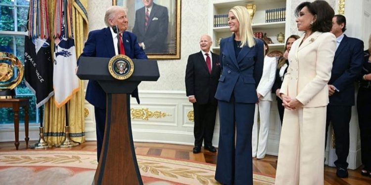 Jeanine Pirro sworn in as interim US attorney, pledging ‘no more mercy for criminals’