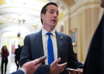 Government shutdown sparks GOP plan to penalize lawmakers with new salary tax