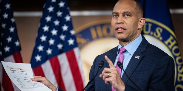 Moderate Dem undercuts Jeffries on ObamaCare compromise as government shutdown wears on